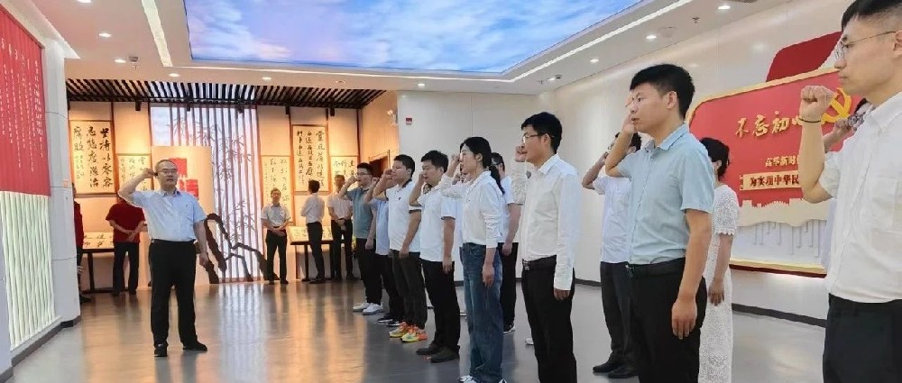 开展警示教育筑牢思想防线赴区廉洁文化教育中心参观学习