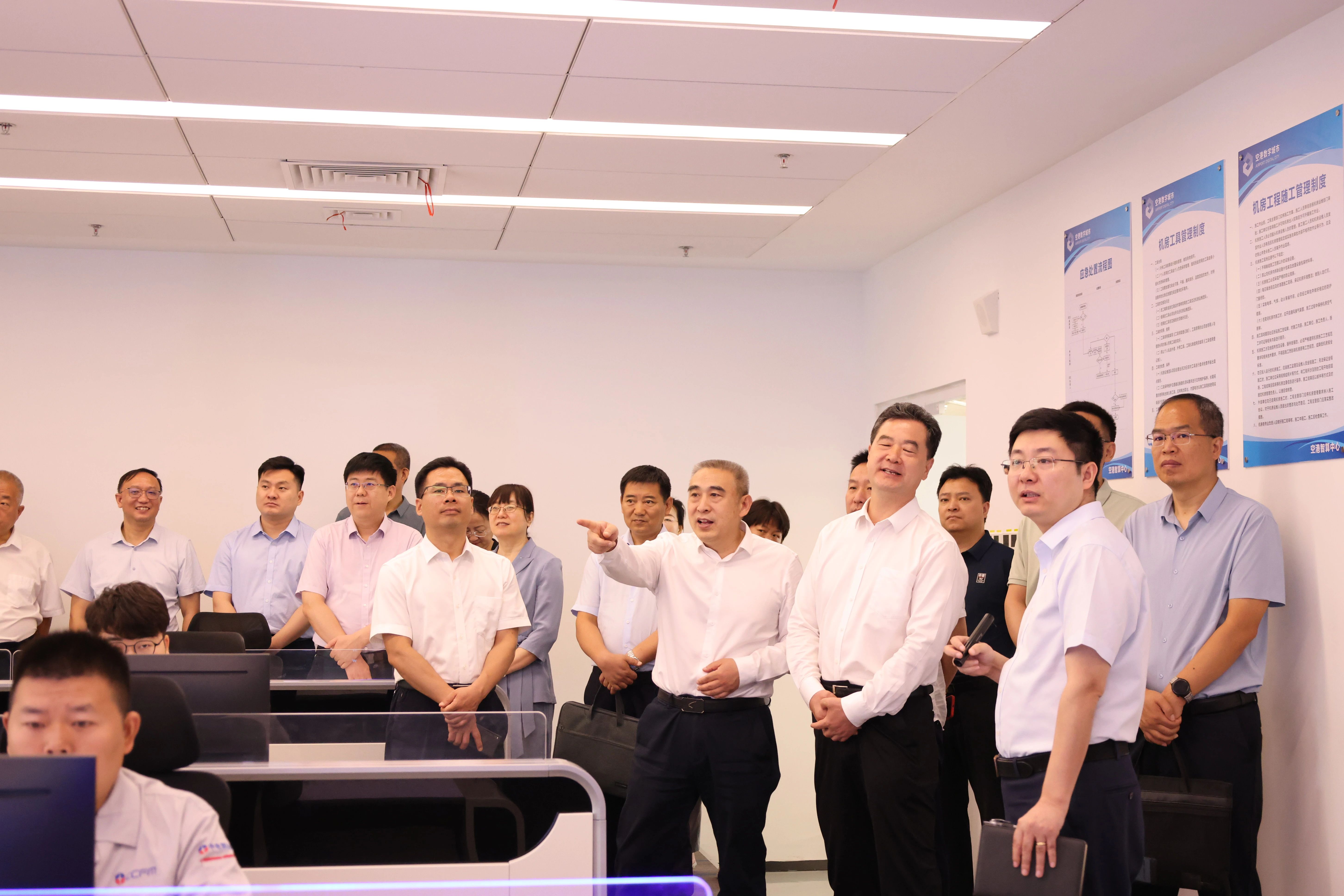 政府助企|河南省政务大数据中心党委书记王彦生一行到访空港数字城市